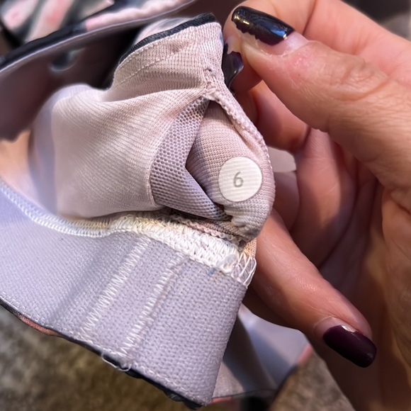 Lululemon sports bra - Picture 6 of 6